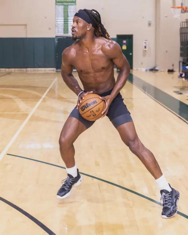 他的教练哲 他的教练哲