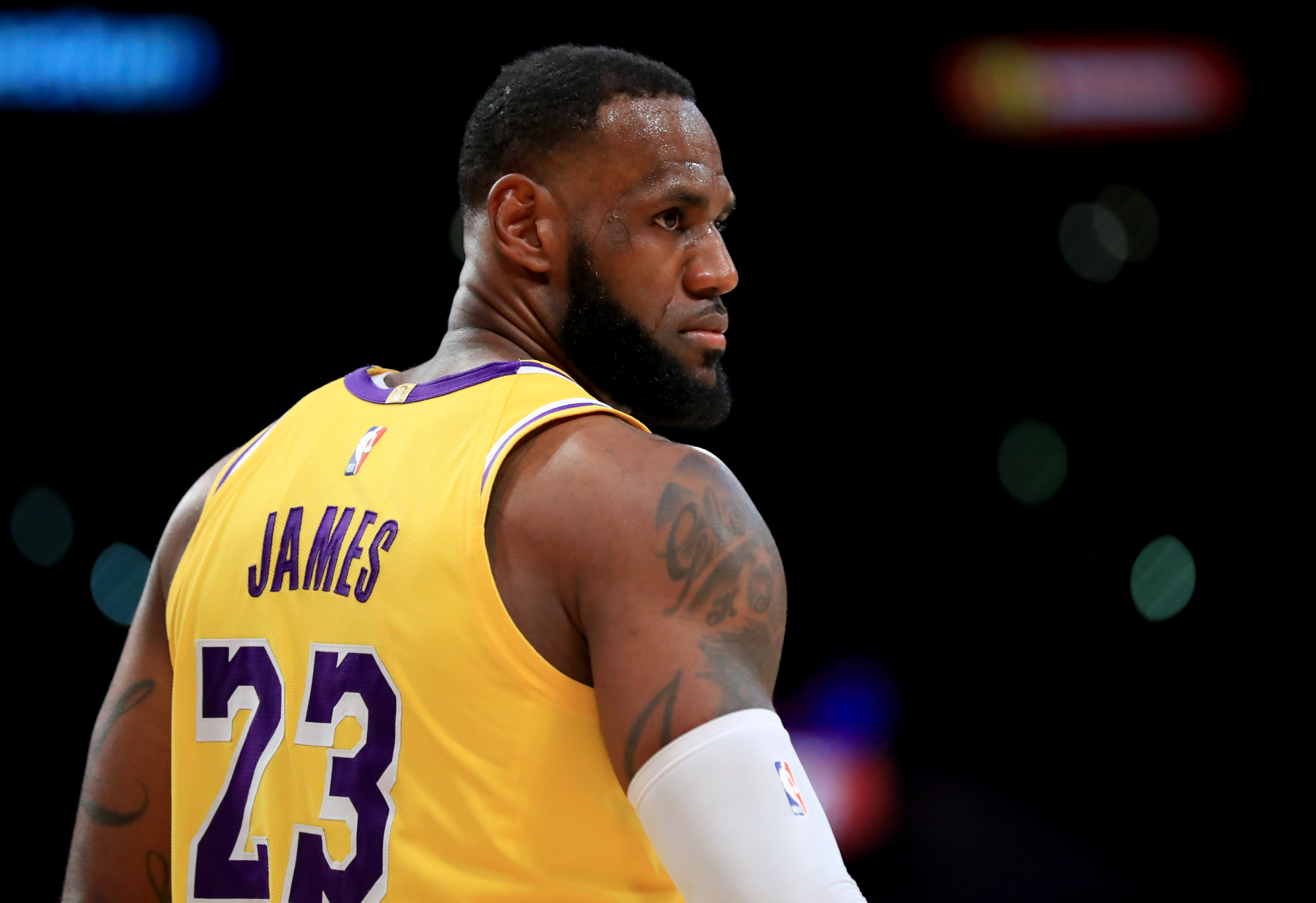 一脚向前 一脚向前